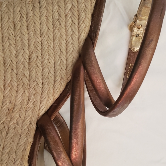Louis Vuitton Bronze strappy sandals - Picture 3 of 15